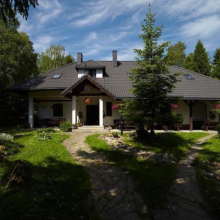 Stylowy Zajazd Pod Czarnym Kogutem Czarna  Exterior photo