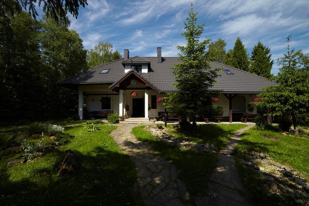 Stylowy Zajazd Pod Czarnym Kogutem Czarna  Exterior photo